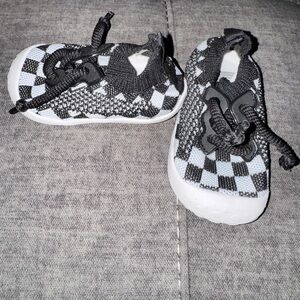 Black & white checkered baby shoes 6-12M